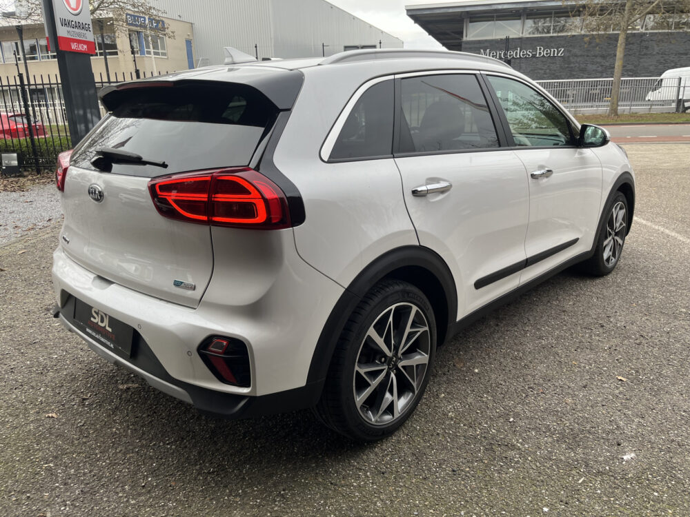 Kia Niro 1.6 GDi Hybrid ExecutiveLine // LED // LEDER // ELEK. STOEL+GEHEUGEN // JBL AUDIO // DODEHOEK // CAMERA+SENSOREN // 5