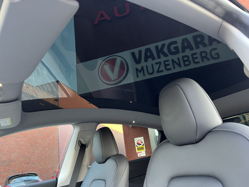 Tesla Model Y RWD 58 kWh 1STE EIGENAAR!! // PANODAK // NAVI // ADAPTIVE CRUISE // CLIMA // AUTOPILOT // 360 CAMERA // LEDEREN BEKLEDING // 15