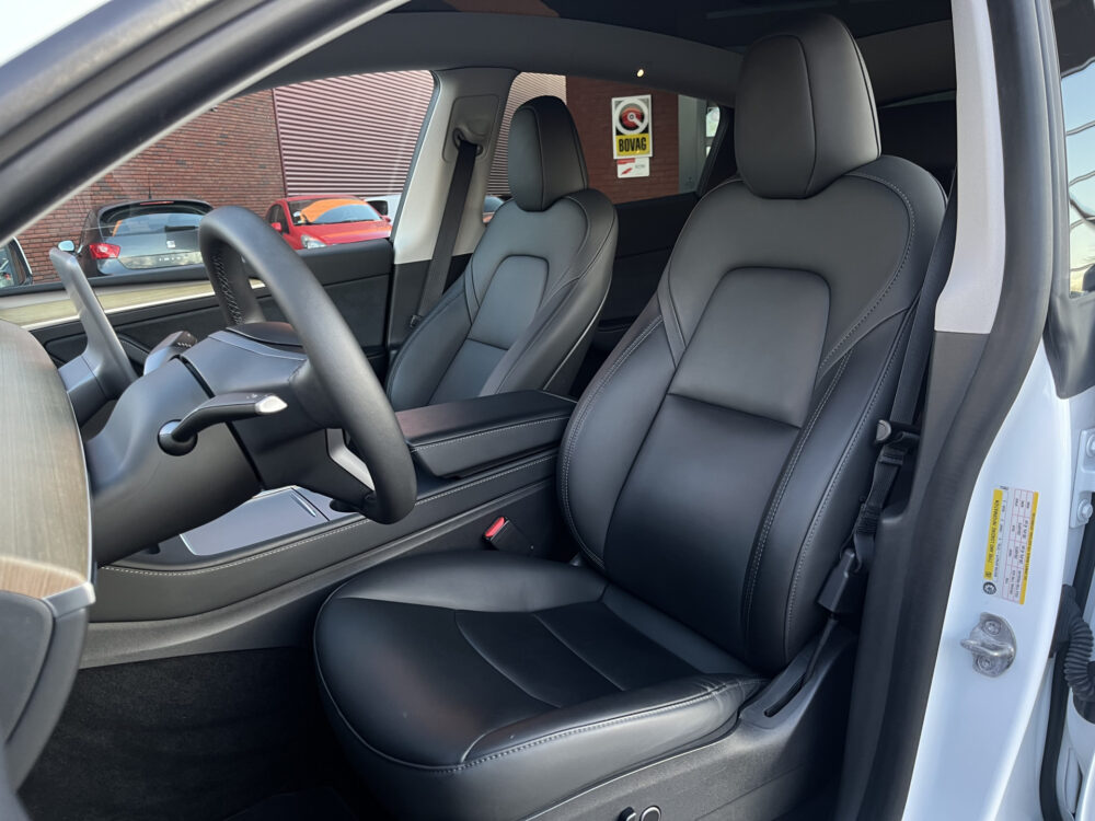 Tesla Model Y RWD 58 kWh 1STE EIGENAAR!! // PANODAK // NAVI // ADAPTIVE CRUISE // CLIMA // AUTOPILOT // 360 CAMERA // LEDEREN BEKLEDING // 16