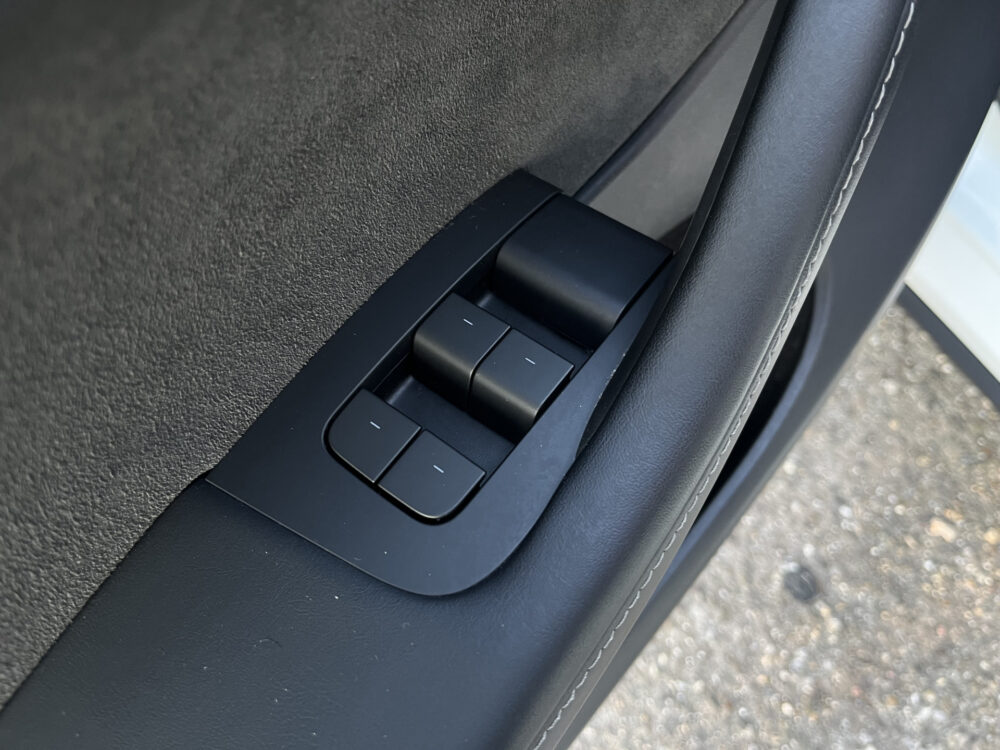 Tesla Model Y RWD 58 kWh 1STE EIGENAAR!! // PANODAK // NAVI // ADAPTIVE CRUISE // CLIMA // AUTOPILOT // 360 CAMERA // LEDEREN BEKLEDING // 20