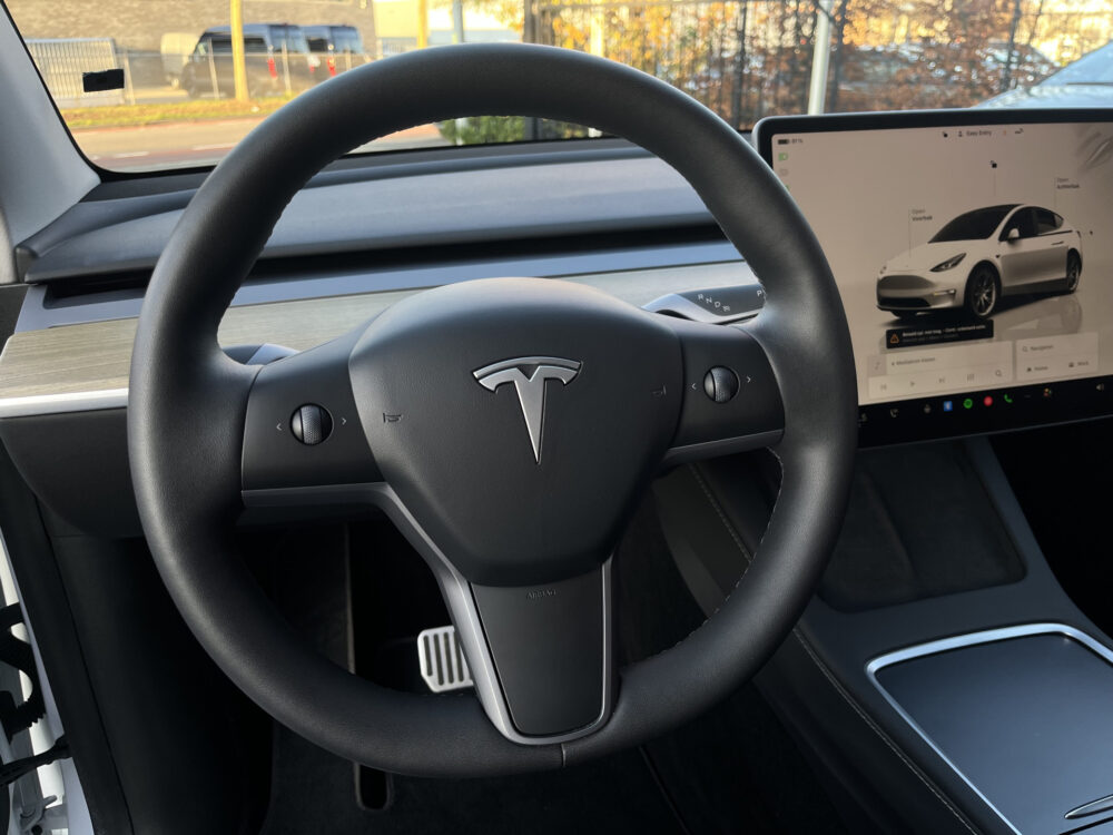 Tesla Model Y RWD 58 kWh 1STE EIGENAAR!! // PANODAK // NAVI // ADAPTIVE CRUISE // CLIMA // AUTOPILOT // 360 CAMERA // LEDEREN BEKLEDING // 21
