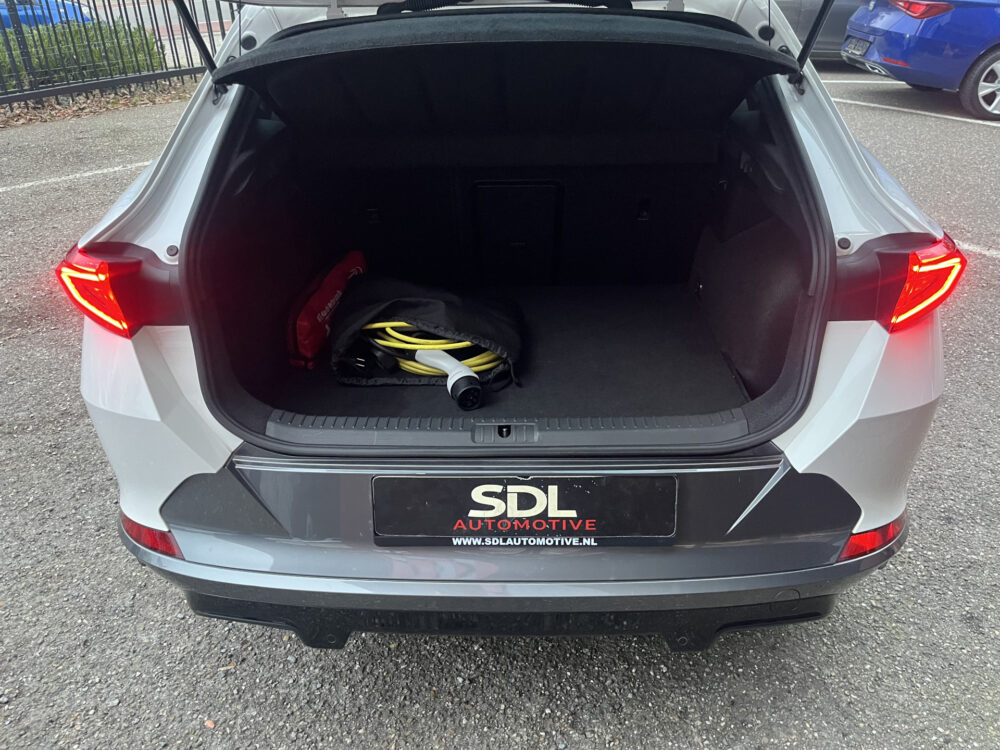 CUPRA Formentor 1.4 e-Hybrid Business // ADAPT. CRUISE // DODEHOEK // CAMERA // CLIMA // FULL LED // KEYLESS // SFEERVERLICHTING // 13