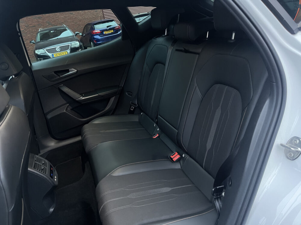 CUPRA Formentor 1.4 e-Hybrid Business // ADAPT. CRUISE // DODEHOEK // CAMERA // CLIMA // FULL LED // KEYLESS // SFEERVERLICHTING // 15