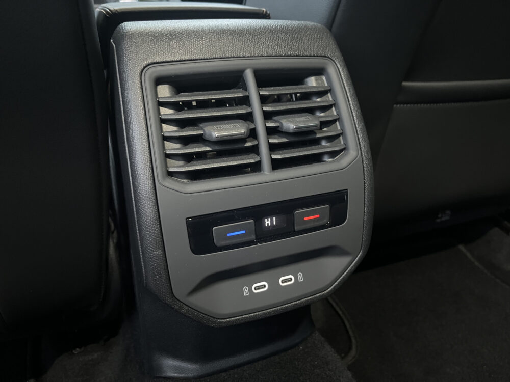 CUPRA Formentor 1.4 e-Hybrid Business // ADAPT. CRUISE // DODEHOEK // CAMERA // CLIMA // FULL LED // KEYLESS // SFEERVERLICHTING // 16