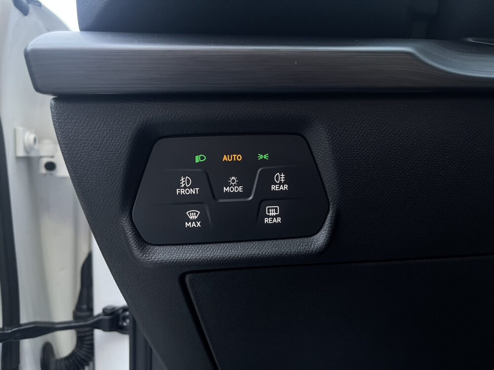 CUPRA Formentor 1.4 e-Hybrid Business // ADAPT. CRUISE // DODEHOEK // CAMERA // CLIMA // FULL LED // KEYLESS // SFEERVERLICHTING // 20