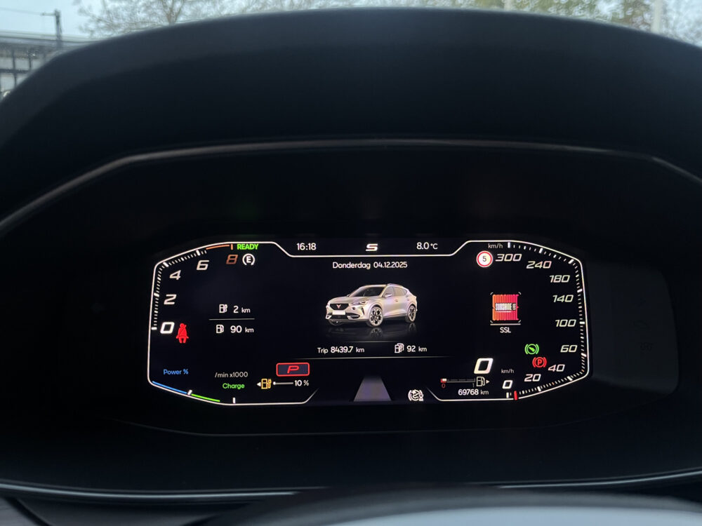 CUPRA Formentor 1.4 e-Hybrid Business // ADAPT. CRUISE // DODEHOEK // CAMERA // CLIMA // FULL LED // KEYLESS // SFEERVERLICHTING // 33