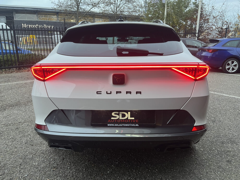 CUPRA Formentor 1.4 e-Hybrid Business // ADAPT. CRUISE // DODEHOEK // CAMERA // CLIMA // FULL LED // KEYLESS // SFEERVERLICHTING // 4