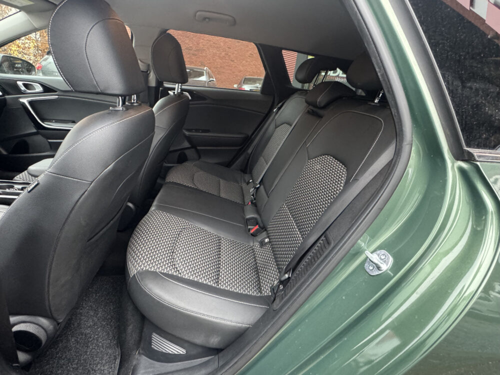 Kia Ceed Sportswagon 1.6 GDI PHEV DynamicPlusLine // FULL LED // KEYLESS // CAMERA+SENSOREN // STOEL+STUURVERWARMING // CARPLAY // 10