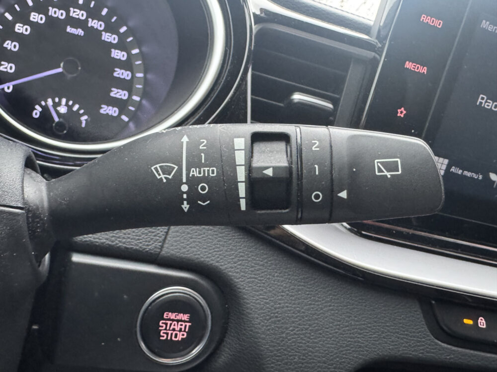 Kia Ceed Sportswagon 1.6 GDI PHEV DynamicPlusLine // FULL LED // KEYLESS // CAMERA+SENSOREN // STOEL+STUURVERWARMING // CARPLAY // 22