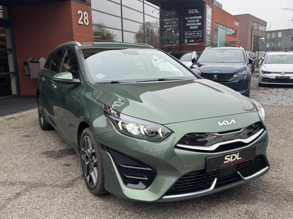Kia Ceed Sportswagon 1.6 GDI PHEV DynamicPlusLine // FULL LED // KEYLESS // CAMERA+SENSOREN // STOEL+STUURVERWARMING // CARPLAY // 3