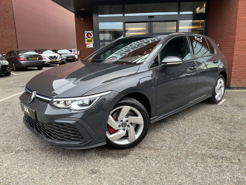 Volkswagen Golf 1.4 eHybrid GTE // FULL LED // VIRTUAL COCKPIT // STUUR+STOELVERWARMING // PDC V+A // NAVI+CARPLAY // 1