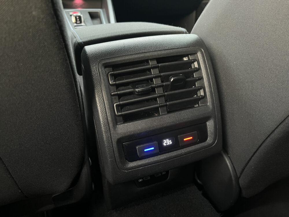 Volkswagen Golf 1.4 eHybrid GTE // FULL LED // VIRTUAL COCKPIT // STUUR+STOELVERWARMING // PDC V+A // NAVI+CARPLAY // 16