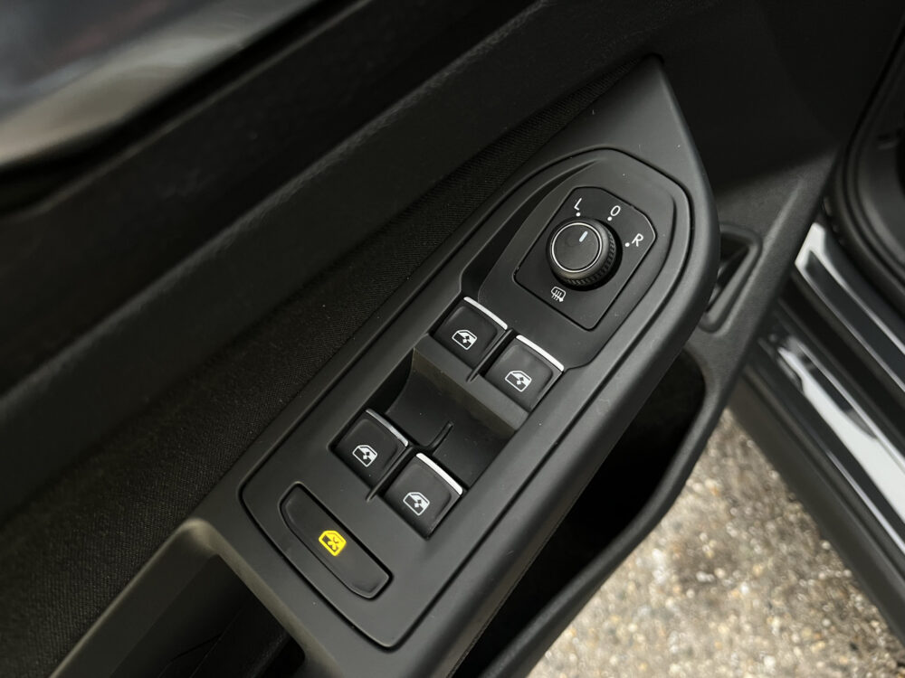 Volkswagen Golf 1.4 eHybrid GTE // FULL LED // VIRTUAL COCKPIT // STUUR+STOELVERWARMING // PDC V+A // NAVI+CARPLAY // 18