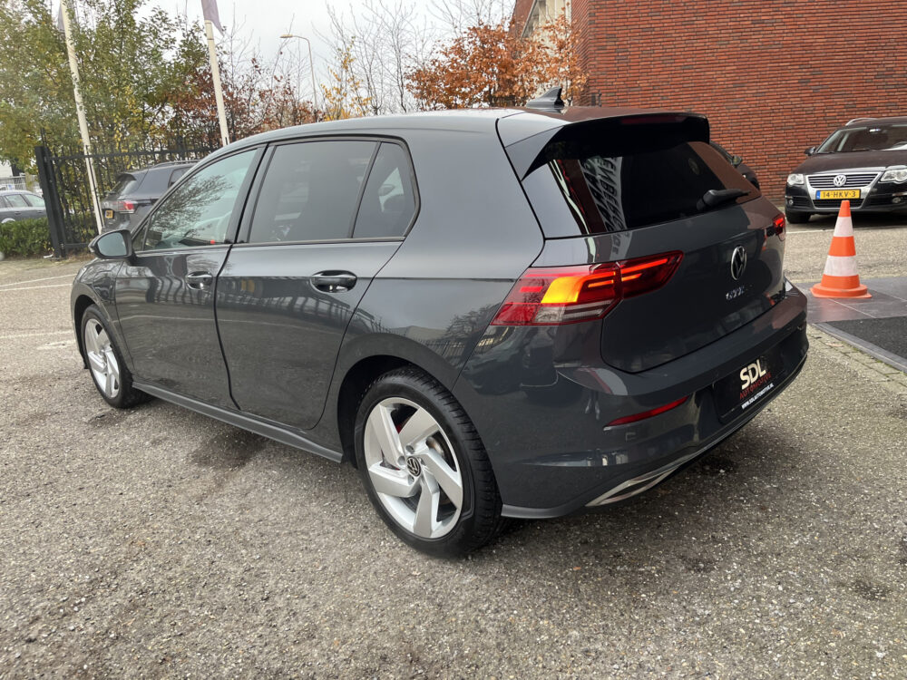 Volkswagen Golf 1.4 eHybrid GTE // FULL LED // VIRTUAL COCKPIT // STUUR+STOELVERWARMING // PDC V+A // NAVI+CARPLAY // 3