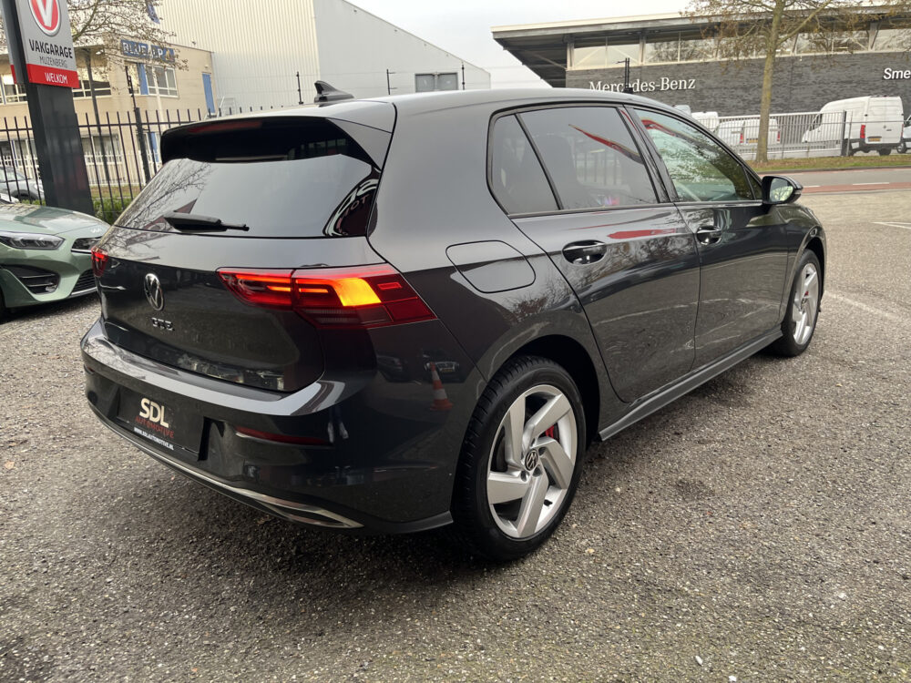 Volkswagen Golf 1.4 eHybrid GTE // FULL LED // VIRTUAL COCKPIT // STUUR+STOELVERWARMING // PDC V+A // NAVI+CARPLAY // 5