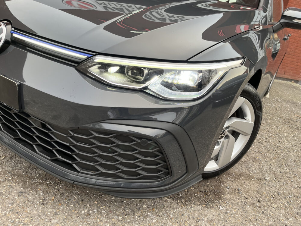 Volkswagen Golf 1.4 eHybrid GTE // FULL LED // VIRTUAL COCKPIT // STUUR+STOELVERWARMING // PDC V+A // NAVI+CARPLAY // 9