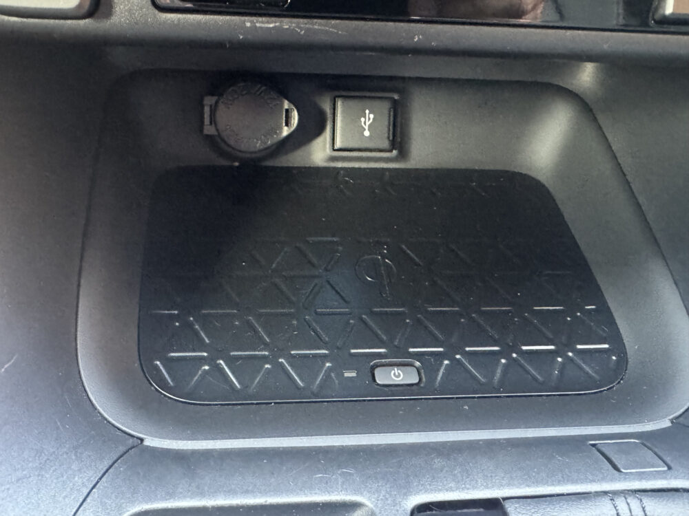 Toyota RAV4 2.5 Hybrid Black Edition // NAVI // ADAPTIVE CRUISE // CAMERA // STOELVERWARMING // ELK. BESTUURDERSSTOEL // 25