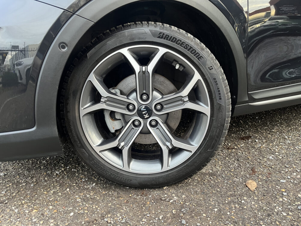 Kia Xceed 1.6 GDi PHEV ExecutiveLine // AFN. TREKHAAK // DODEHOEK // LEDER // ELEK.STOEL+GEHEUGEN // KEYLESS // STOELVERKOELING-WARMING // 10