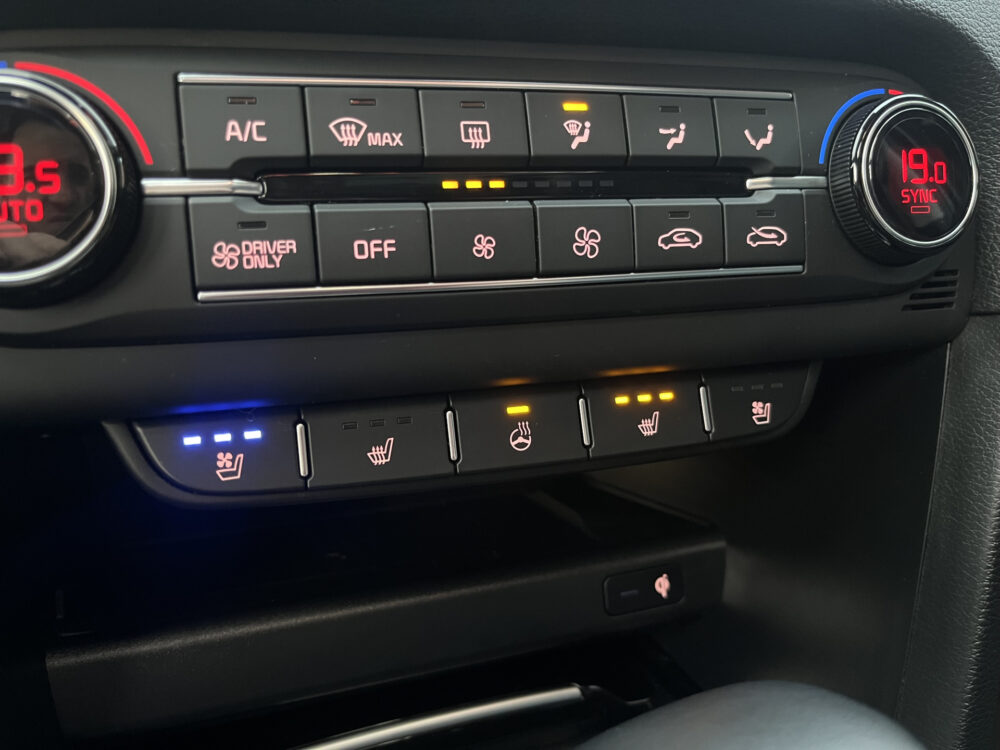 Kia Xceed 1.6 GDi PHEV ExecutiveLine // AFN. TREKHAAK // DODEHOEK // LEDER // ELEK.STOEL+GEHEUGEN // KEYLESS // STOELVERKOELING-WARMING // 25