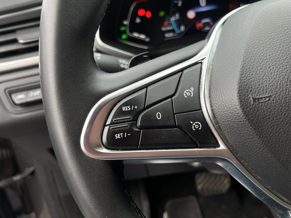 Renault Captur 1.3 TCe 130 Intens // FULL LED // KEYLESS // HALF LEDER // CRUISE // CAMERA+SENSOREN // NAVI+CARPLAY // 18