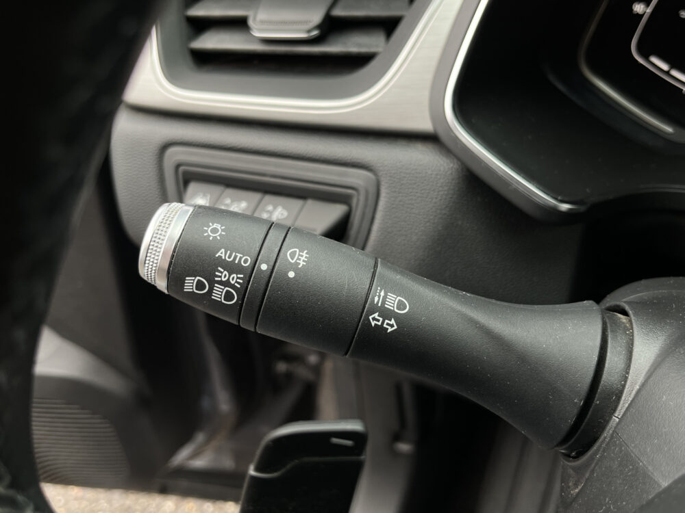 Renault Captur 1.3 TCe 130 Intens // FULL LED // KEYLESS // HALF LEDER // CRUISE // CAMERA+SENSOREN // NAVI+CARPLAY // 19