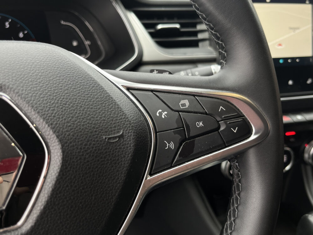 Renault Captur 1.3 TCe 130 Intens // FULL LED // KEYLESS // HALF LEDER // CRUISE // CAMERA+SENSOREN // NAVI+CARPLAY // 20