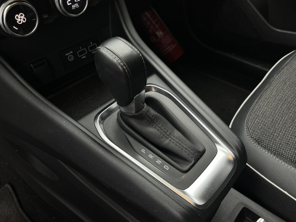 Renault Captur 1.3 TCe 130 Intens // FULL LED // KEYLESS // HALF LEDER // CRUISE // CAMERA+SENSOREN // NAVI+CARPLAY // 24