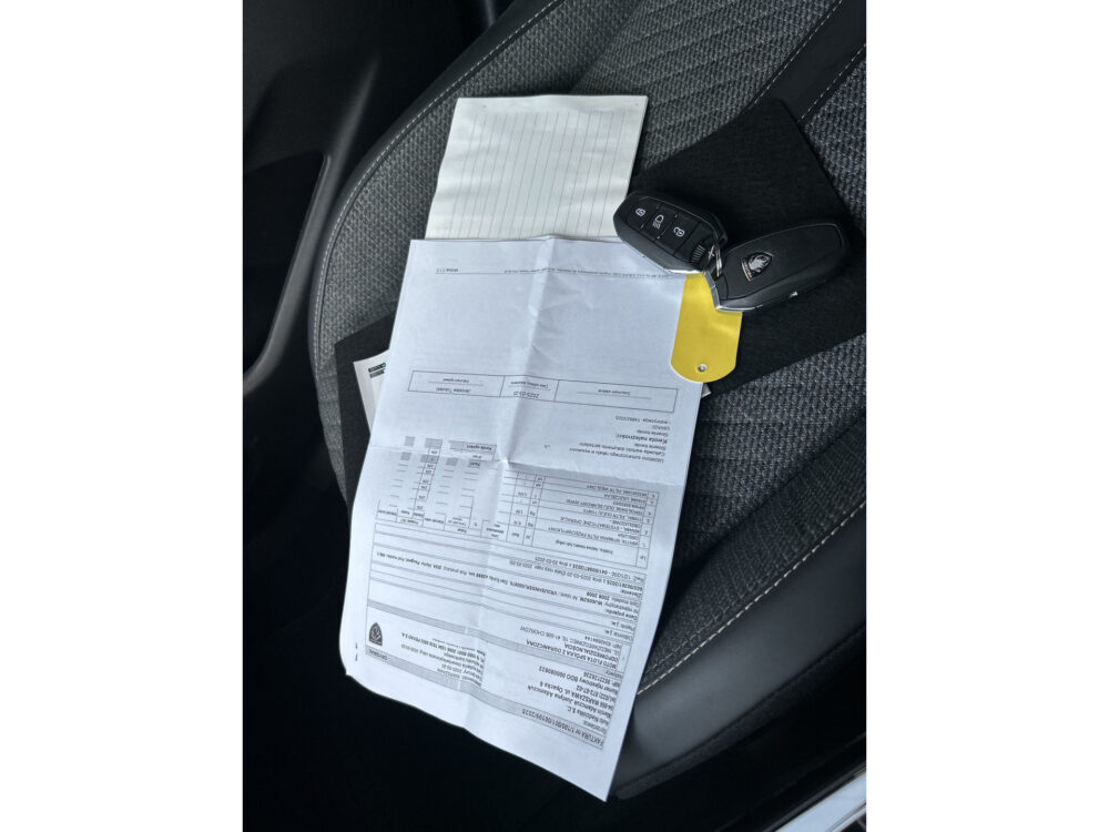 Peugeot 2008 1.2 PureTech 130 Allure // FULL LED // APPLE CARPLAY / ANDROID AUTO // KEYLESS // STOELVERWARMING // PDC V+A 14