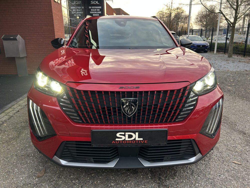 Peugeot 2008 1.2 PureTech 130 Allure // FULL LED // APPLE CARPLAY / ANDROID AUTO // KEYLESS // STOELVERWARMING // PDC V+A 4