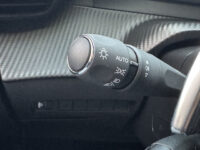 Peugeot 2008 1.2 PureTech 130 Allure // FULL LED // APPLE CARPLAY / ANDROID AUTO // KEYLESS // STOELVERWARMING // PDC V+A 64