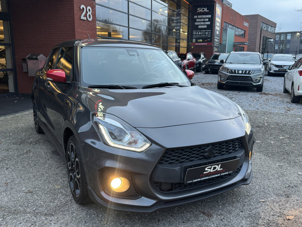 Suzuki Swift 1.4 Sport // 140 PK!! // ADAPTIVE CRUISE // CLIMA // STOELVERWARMING // KEY -LESS // LED // 2