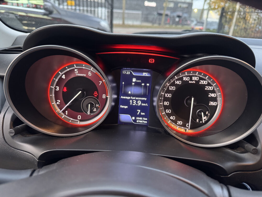 Suzuki Swift 1.4 Sport // 140 PK!! // ADAPTIVE CRUISE // CLIMA // STOELVERWARMING // KEY -LESS // LED // 20