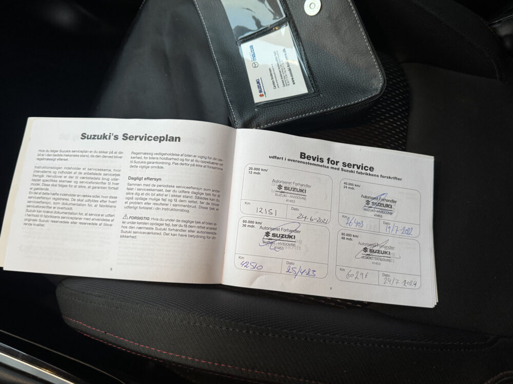 Suzuki Swift 1.4 Sport // 140 PK!! // ADAPTIVE CRUISE // CLIMA // STOELVERWARMING // KEY -LESS // LED // 30