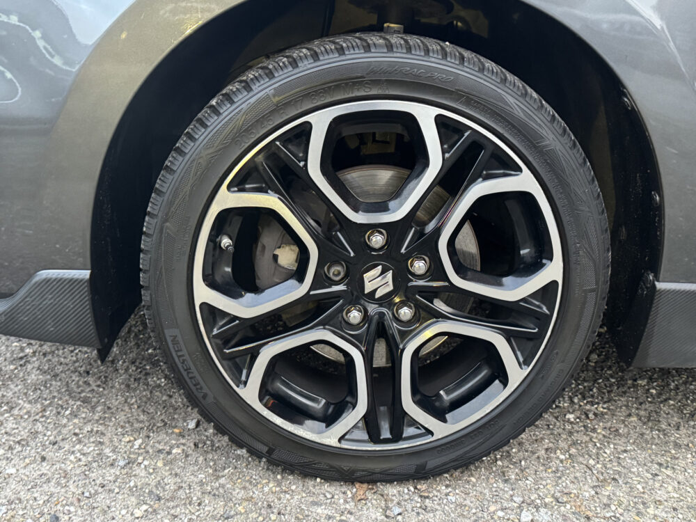 Suzuki Swift 1.4 Sport // 140 PK!! // ADAPTIVE CRUISE // CLIMA // STOELVERWARMING // KEY -LESS // LED // 8