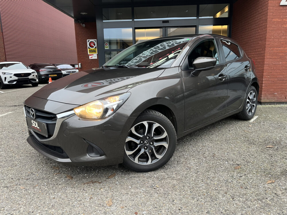 Mazda 2 1.5 Skyactiv-G Dynamic // CRUISE // DODEHOEK // CLIMA // NAVI // STOELVERWARMING // PDC // 1