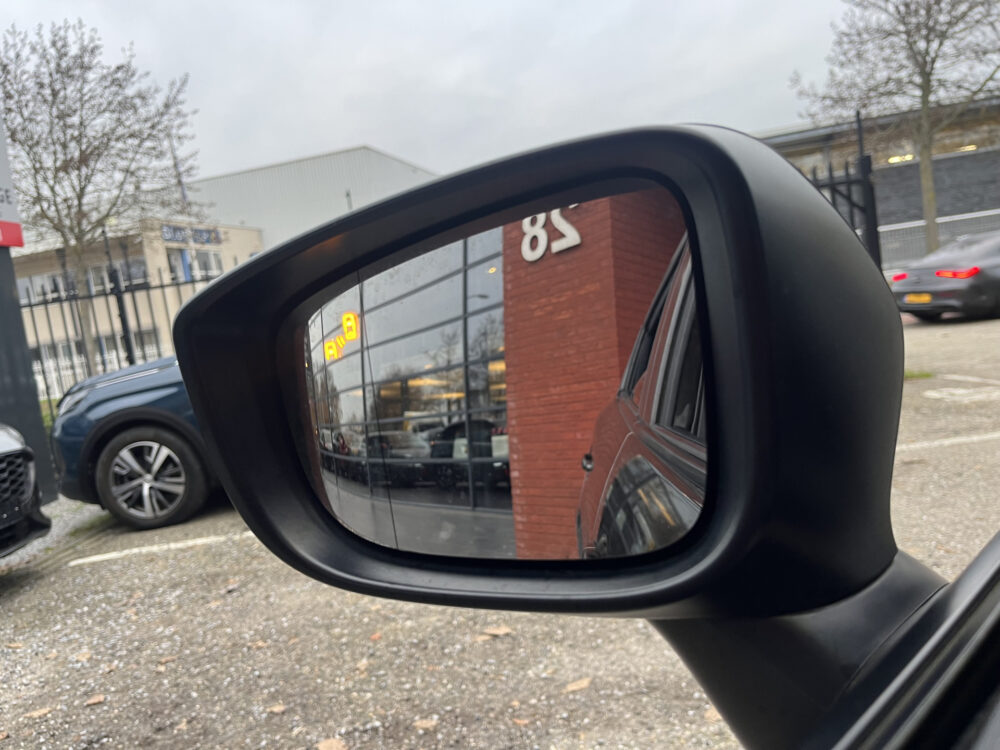 Mazda 2 1.5 Skyactiv-G Dynamic // CRUISE // DODEHOEK // CLIMA // NAVI // STOELVERWARMING // PDC // 17