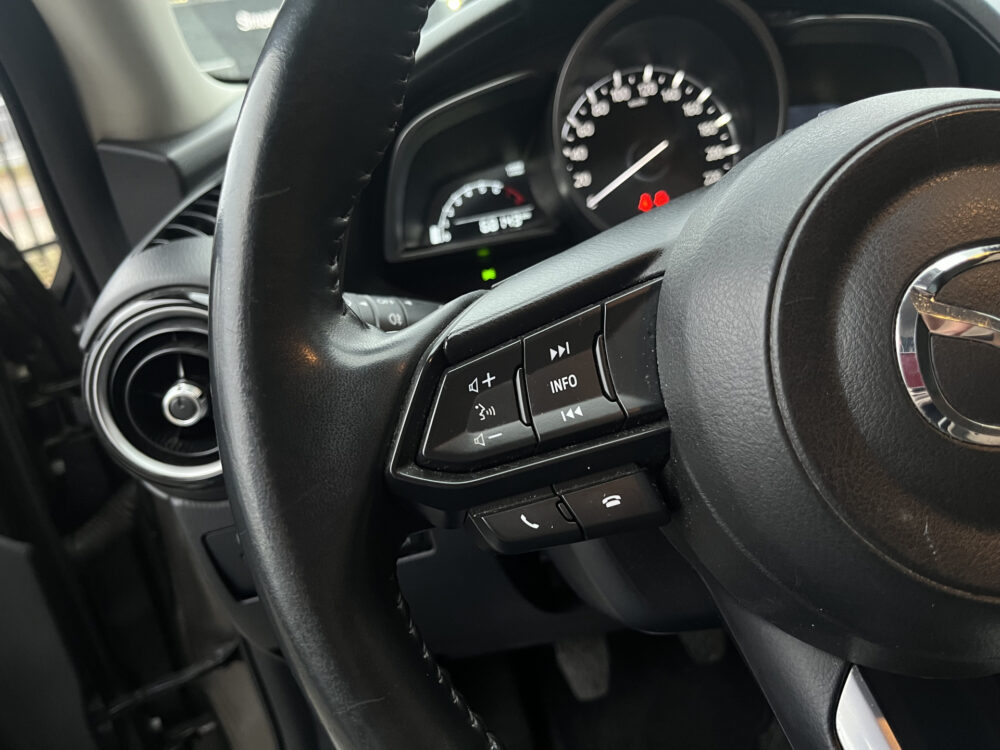 Mazda 2 1.5 Skyactiv-G Dynamic // CRUISE // DODEHOEK // CLIMA // NAVI // STOELVERWARMING // PDC // 19