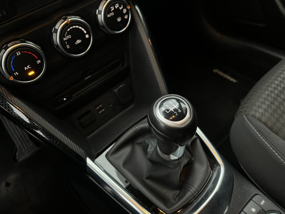 Mazda 2 1.5 Skyactiv-G Dynamic // CRUISE // DODEHOEK // CLIMA // NAVI // STOELVERWARMING // PDC // 24