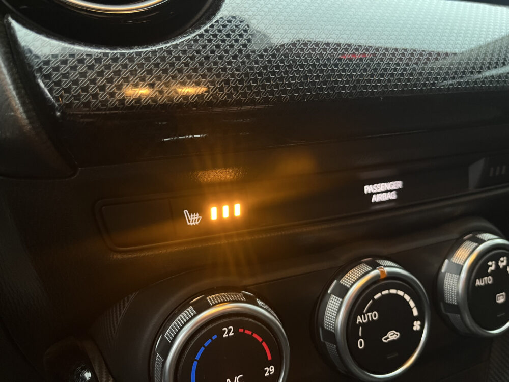 Mazda 2 1.5 Skyactiv-G Dynamic // CRUISE // DODEHOEK // CLIMA // NAVI // STOELVERWARMING // PDC // 26