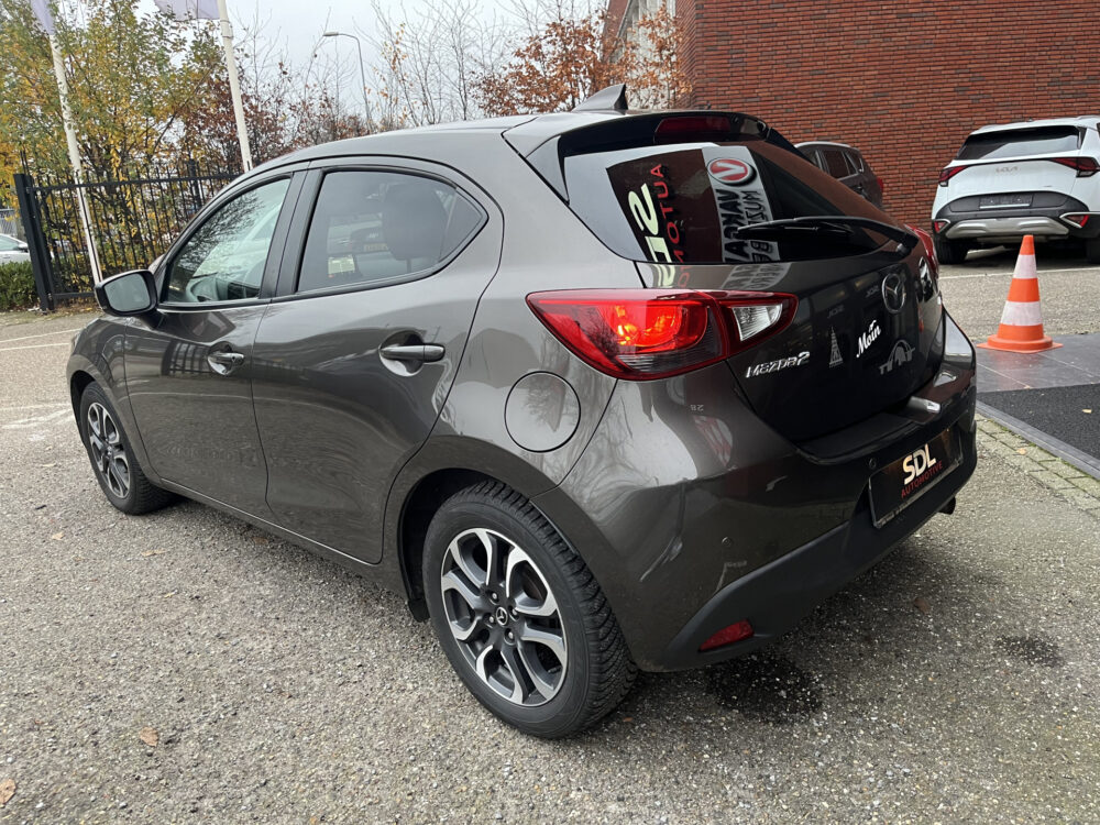 Mazda 2 1.5 Skyactiv-G Dynamic // CRUISE // DODEHOEK // CLIMA // NAVI // STOELVERWARMING // PDC // 3