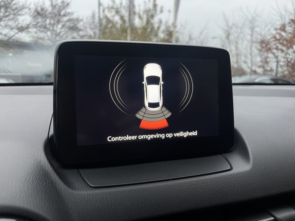 Mazda 2 1.5 Skyactiv-G Dynamic // CRUISE // DODEHOEK // CLIMA // NAVI // STOELVERWARMING // PDC // 30