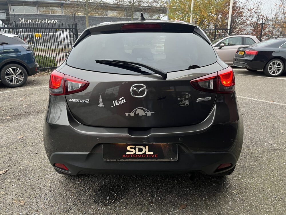 Mazda 2 1.5 Skyactiv-G Dynamic // CRUISE // DODEHOEK // CLIMA // NAVI // STOELVERWARMING // PDC // 4
