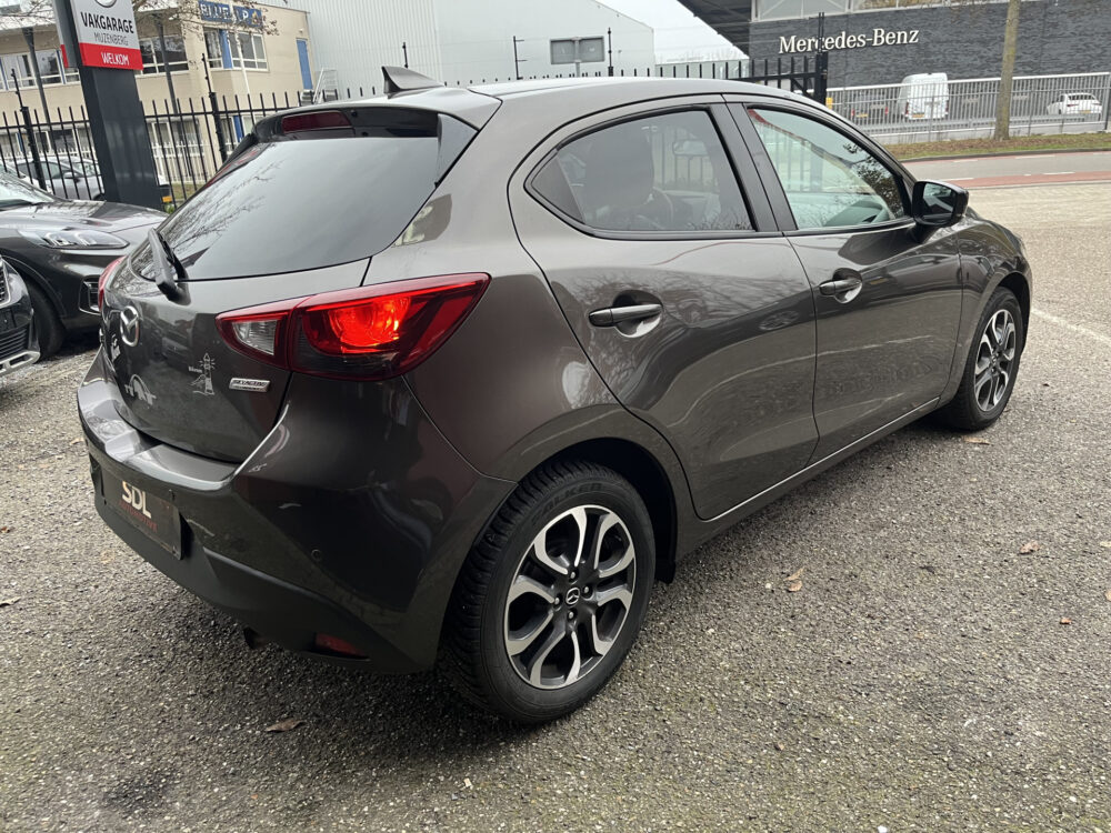 Mazda 2 1.5 Skyactiv-G Dynamic // CRUISE // DODEHOEK // CLIMA // NAVI // STOELVERWARMING // PDC // 5
