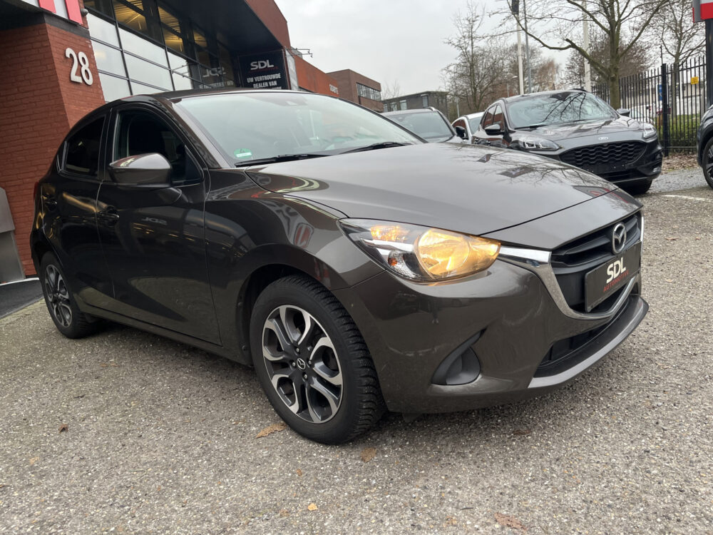 Mazda 2 1.5 Skyactiv-G Dynamic // CRUISE // DODEHOEK // CLIMA // NAVI // STOELVERWARMING // PDC // 7