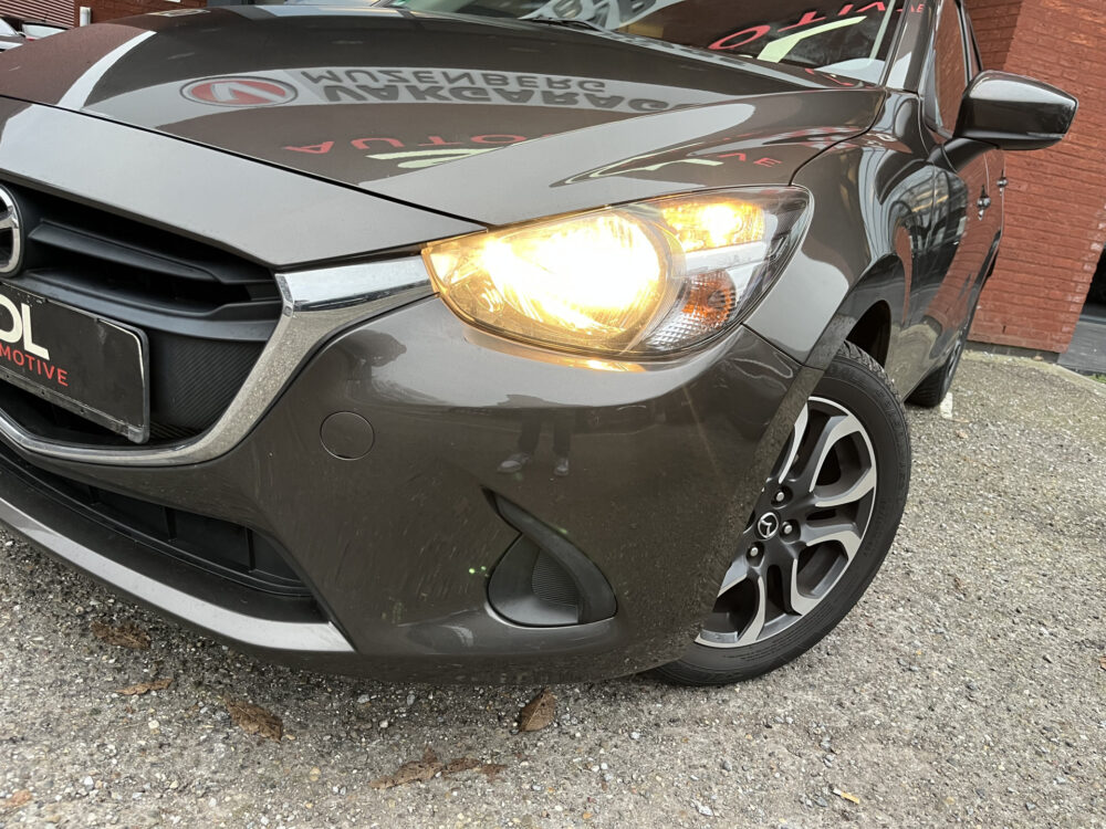 Mazda 2 1.5 Skyactiv-G Dynamic // CRUISE // DODEHOEK // CLIMA // NAVI // STOELVERWARMING // PDC // 9