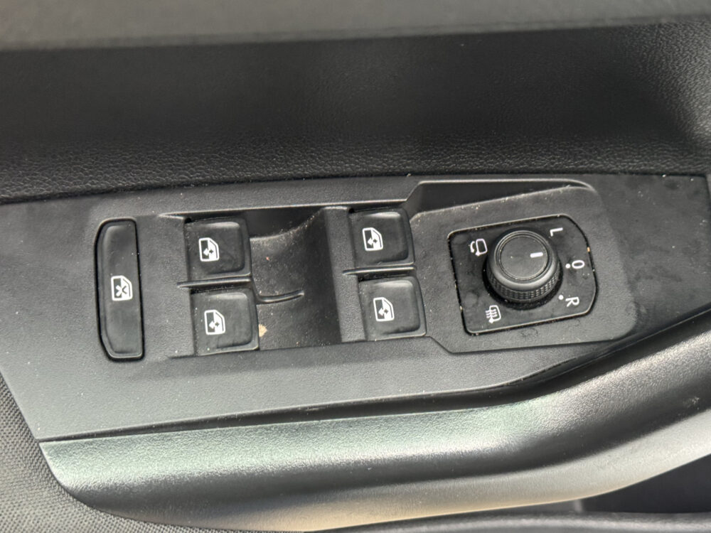 Volkswagen Polo 1.0 TSI Comfortline 1e EIGENAAR!! // FULL LED // APPLE CARPLAY / ANDROID AUTO // PDC V+A // CRUISE 20