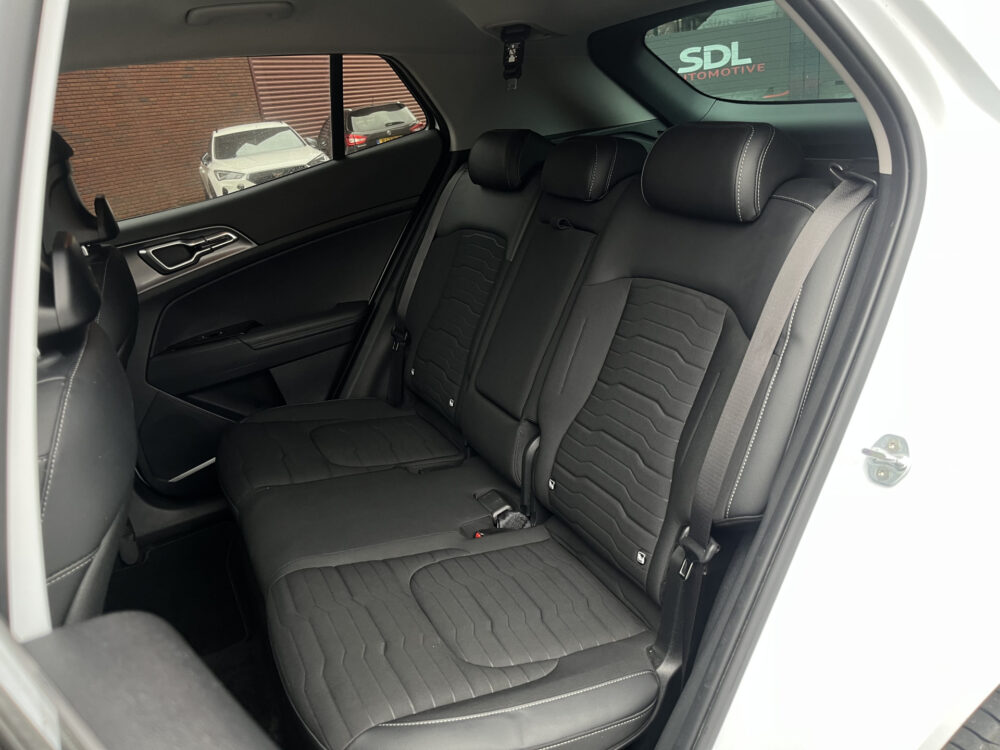 Kia Sportage 1.6 T-GDi Plug-in Hybrid AWD DynamicPlusLine ADAPT. CRUISE // CAMERA+SENSOREN // NAVI+CARPLAY // STUUR+STOELVERWARMING // 16