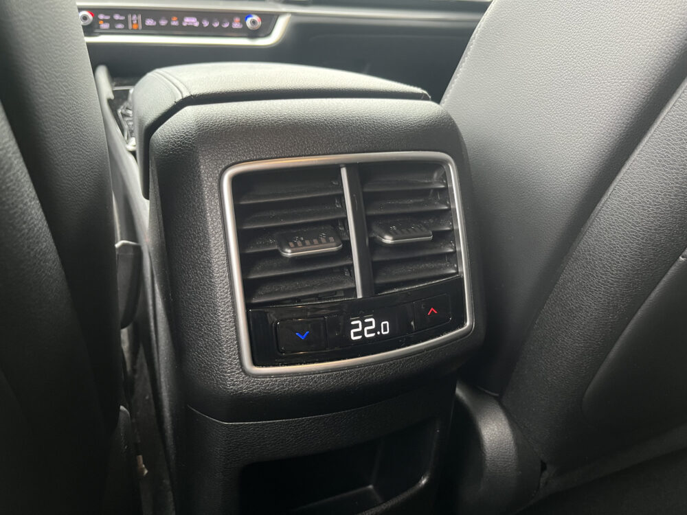 Kia Sportage 1.6 T-GDi Plug-in Hybrid AWD DynamicPlusLine ADAPT. CRUISE // CAMERA+SENSOREN // NAVI+CARPLAY // STUUR+STOELVERWARMING // 18