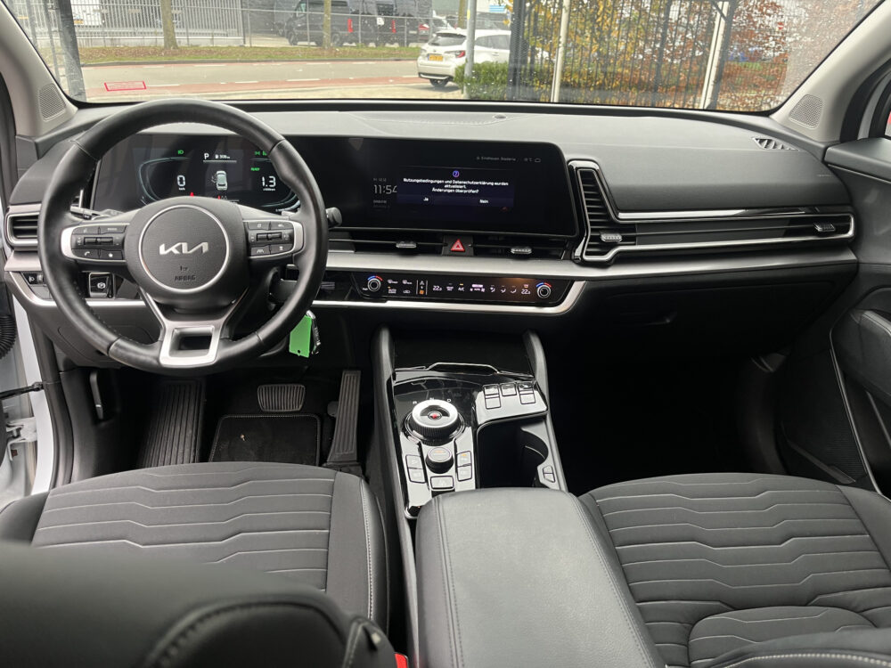 Kia Sportage 1.6 T-GDi Plug-in Hybrid AWD DynamicPlusLine ADAPT. CRUISE // CAMERA+SENSOREN // NAVI+CARPLAY // STUUR+STOELVERWARMING // 19