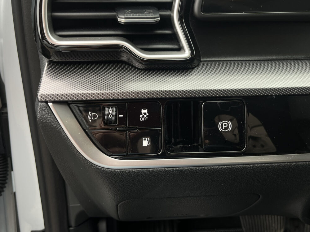 Kia Sportage 1.6 T-GDi Plug-in Hybrid AWD DynamicPlusLine ADAPT. CRUISE // CAMERA+SENSOREN // NAVI+CARPLAY // STUUR+STOELVERWARMING // 21